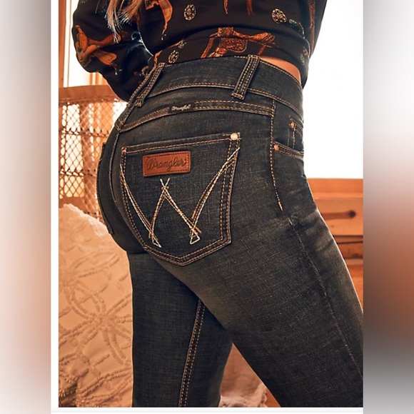 Wrangler mae mid-rise HT wash retro boot cut jeans size 24/00x34 new - Picture 4 of 12